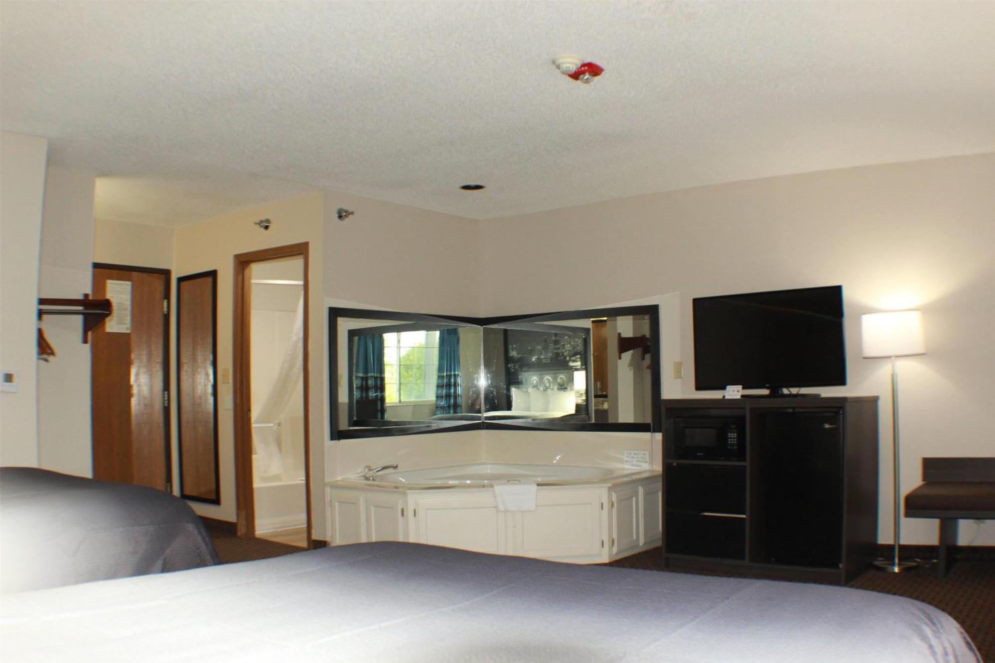 Hotel Super 8 By Wyndham Gardner Exterior foto